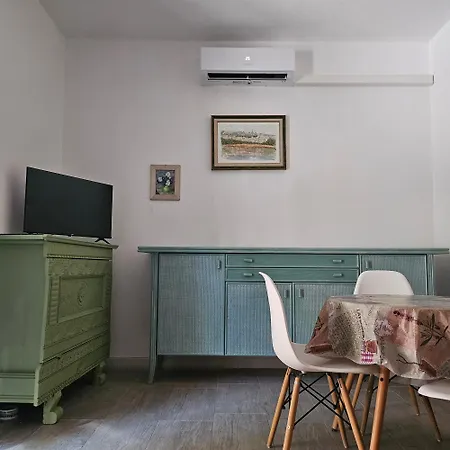 Via Genova Tatil Evi La Caletta